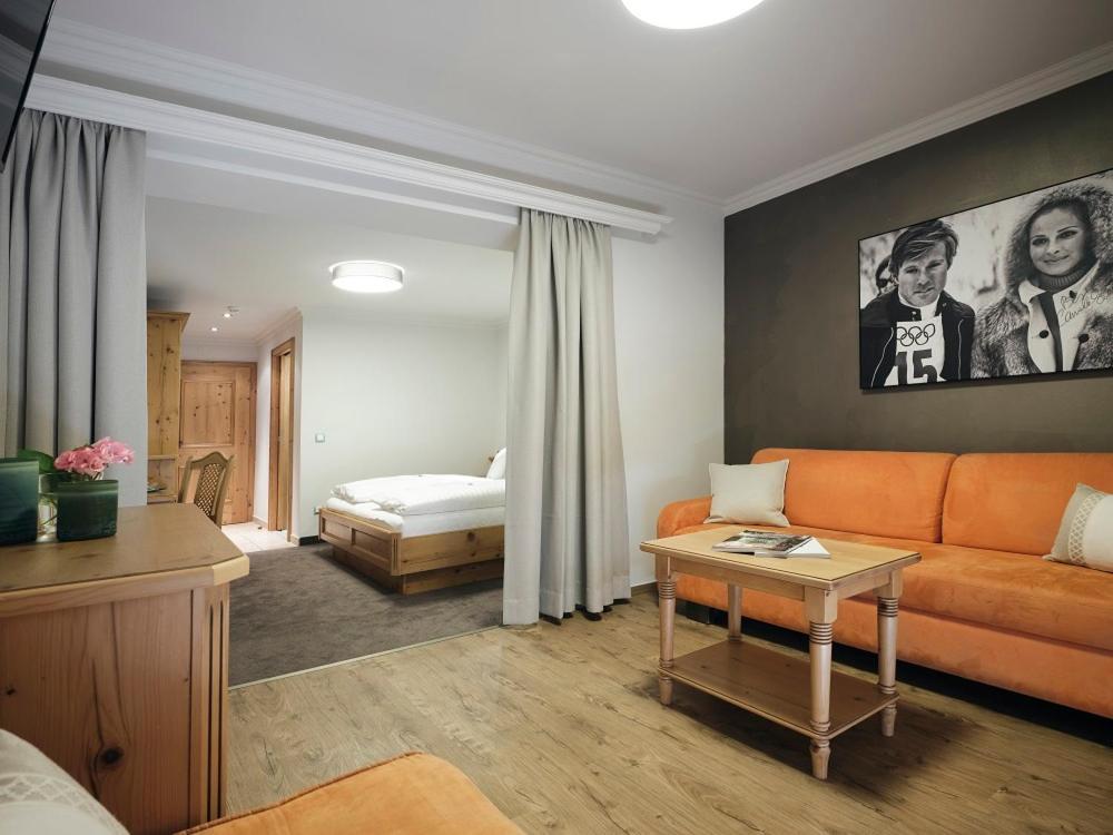 Hotel Garni Pinzgau, Fabian Huettl Neukirchen am Grossvenediger Exterior photo