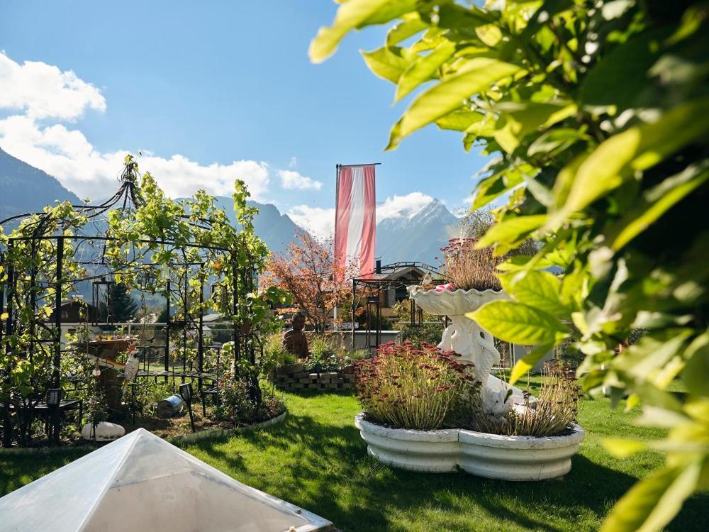 Hotel Garni Pinzgau, Fabian Huettl Neukirchen am Grossvenediger Exterior photo
