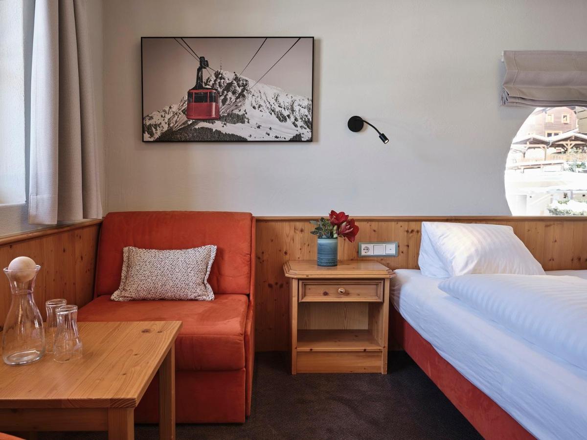 Hotel Garni Pinzgau, Fabian Huettl Neukirchen am Grossvenediger Exterior photo